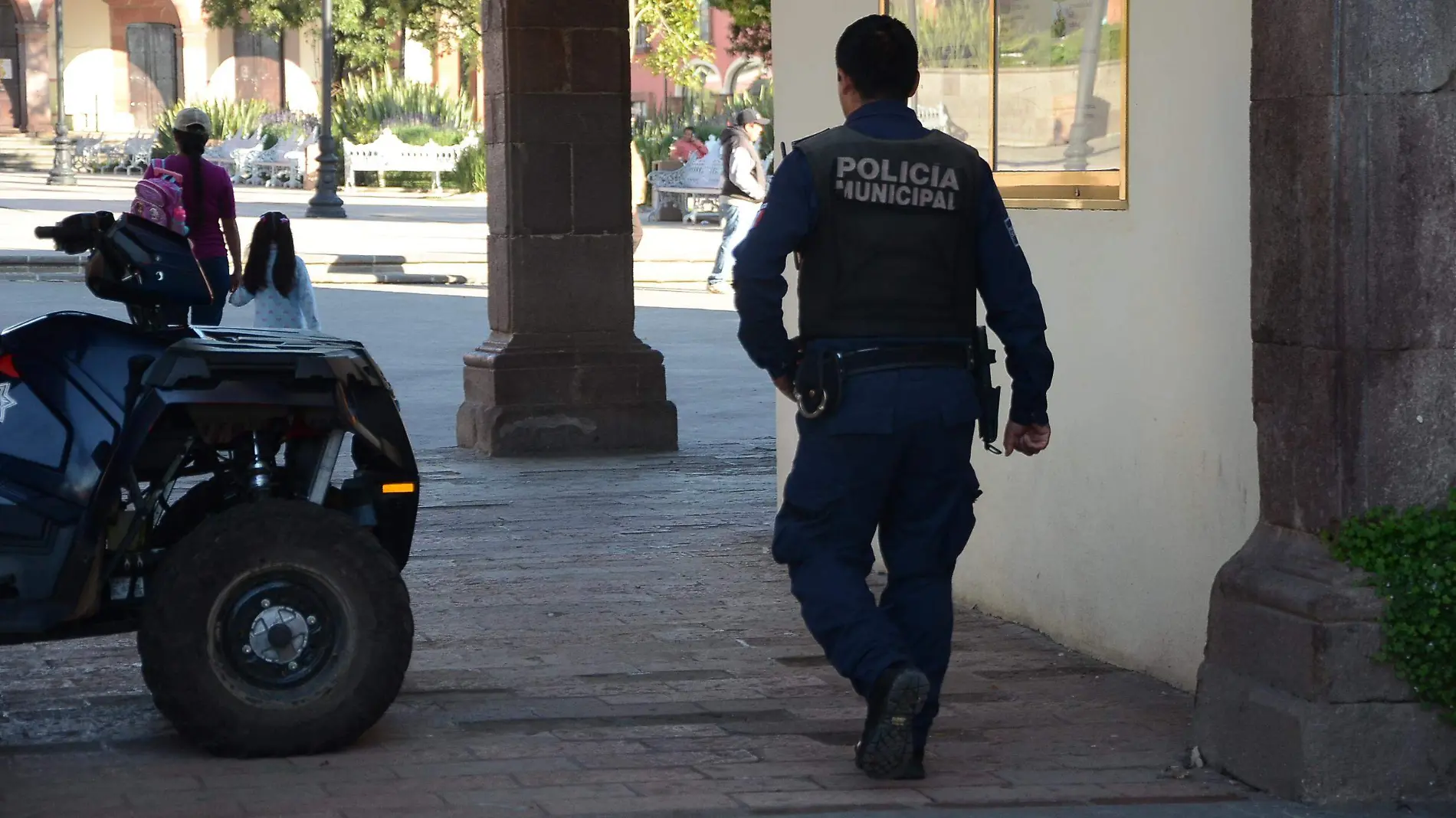 Comentó que requieren robustecer el cuerpo policiaco de la localidad.